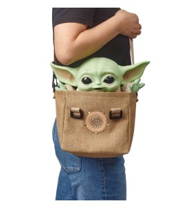 Peluche Electronico Con Bandolera Mattel Star Wars The Mandalorian The Child Baby Yoda 28 Cm