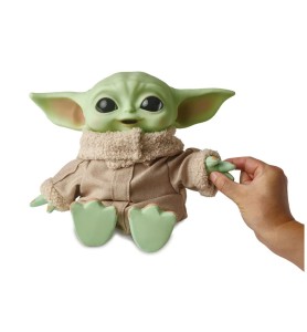 Peluche Electronico Con Bandolera Mattel Star Wars The Mandalorian The Child Baby Yoda 28 Cm