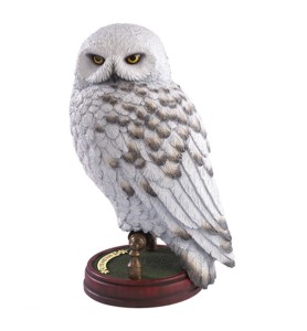 Figura The Noble Collection Harry Potter Criaturas Magicas Estatua Resina Hedwig 24 Cm