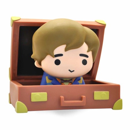 Figura Hucha Plastoy Animales Fantasticos Y Donde Encontrarlos Newt Scamander En Maleta Chibi