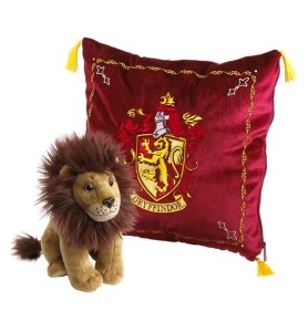 Peluche Pack The Noble Collection Harry Potter Leon Mascota Gryffindor + Cojin Gryffindor