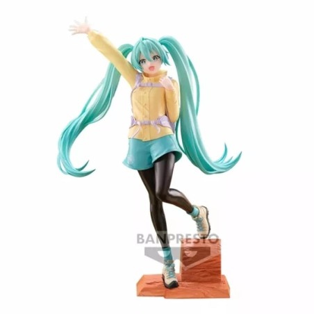 Figura Banpresto Hatsune Miku Holiday Memories Mountain Climbing